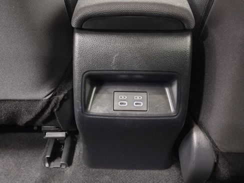 Used 2023 Toyota Corolla LE image 29