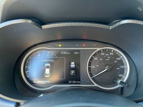 Used 2025 Nissan Versa SV image 40