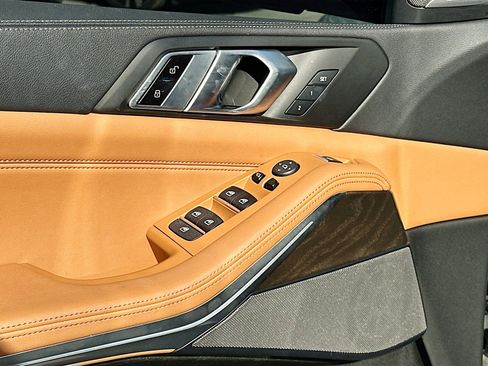 Used 2023 BMW X5 xDrive40i w/ Executive Package image 18