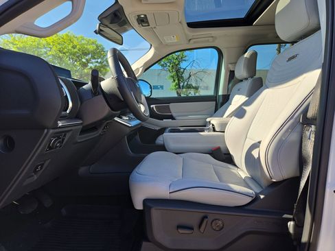 Used 2025 Ford Expedition Platinum w/ Platinum Ultimate Package image 16