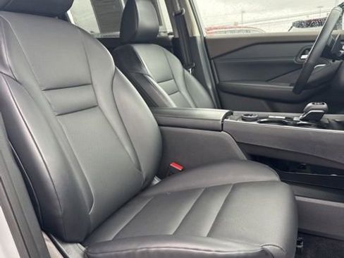 Certified 2023 Nissan Rogue SV w/ SV Premium B Package image 12