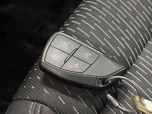 Used 2025 Chevrolet Equinox LT AWD/4WD image 18