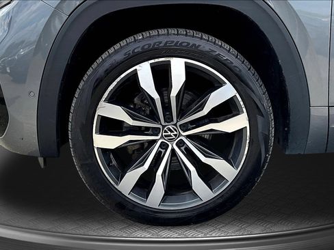 Used 2021 Volkswagen Atlas SEL Premium AWD/4WD image 31