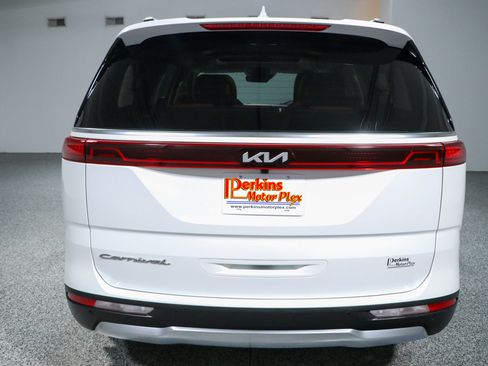 Used 2022 Kia Carnival SX Prestige FWD image 8