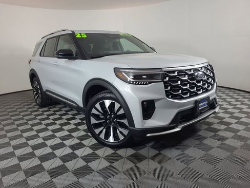 Used 2025 Ford Explorer Platinum w/ LUX Leather Package image 1