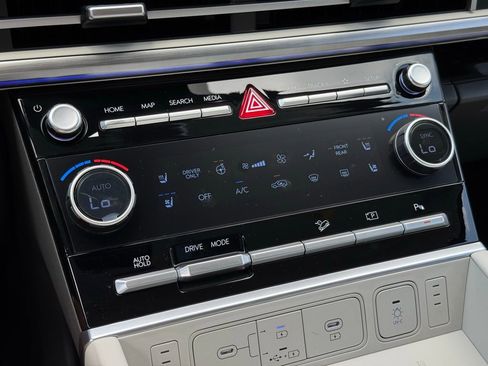 Used 2025 Hyundai Santa Fe Calligraphy image 37