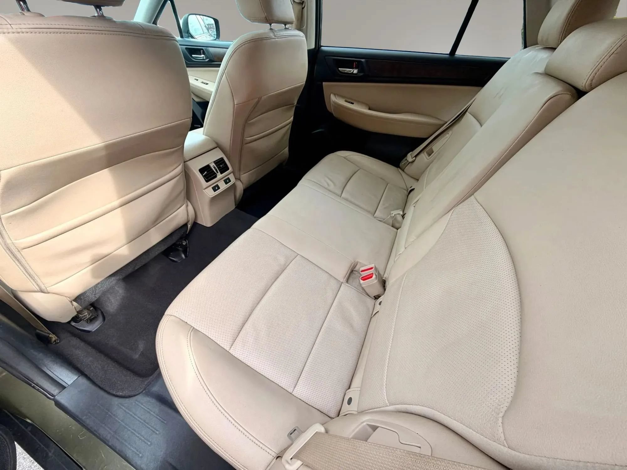 Used 2015 Subaru Outback 2.5i Limited AWD/4WD image 9