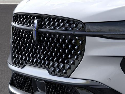 New 2026 Lincoln Nautilus Premier AWD/4WD image 17