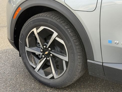 New 2026 Chevrolet Equinox EV LT image 33