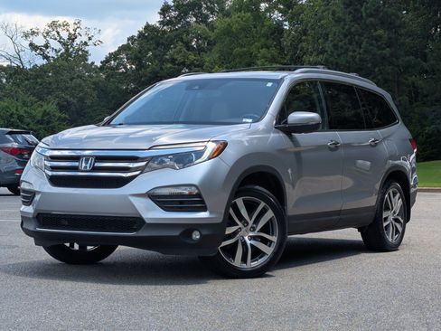 Used 2016 Honda Pilot Touring image 4