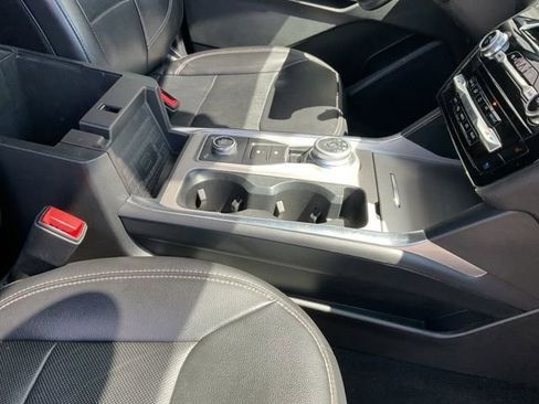 Used 2023 Ford Explorer Limited image 17