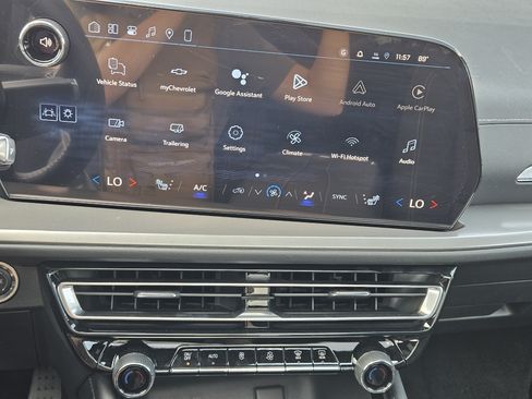 New 2026 Chevrolet Traverse LT w/ Sun and Wheel Package FWD image 12