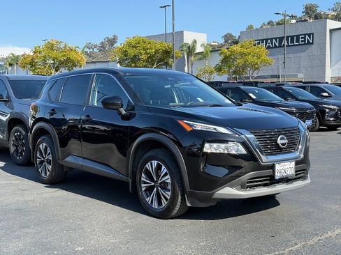 Used 2023 Nissan Rogue SV FWD image 5