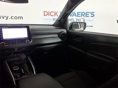 Used 2023 Chevrolet Colorado Trail Boss w/ Advanced Trailering Package image 15