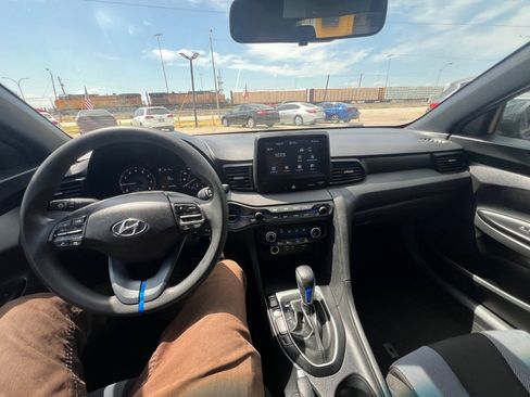 Used 2019 Hyundai Veloster 2.0 FWD image 17
