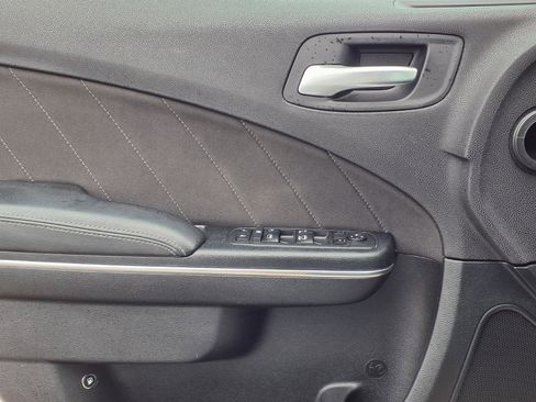 Used 2017 Dodge Charger SXT image 17