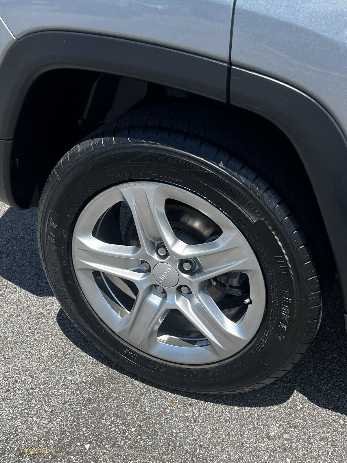 Used 2024 Jeep Compass Latitude AWD/4WD image 36