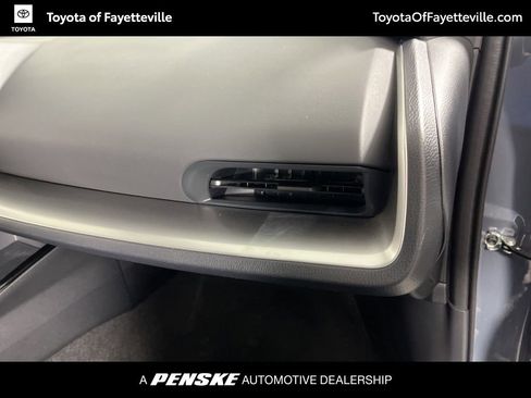 Used 2024 Toyota Prius LE image 18