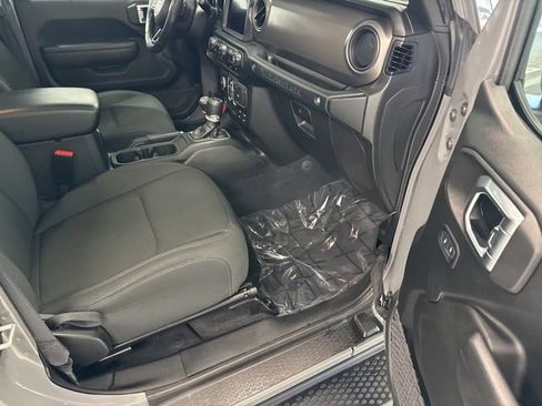 Used 2022 Jeep Wrangler Unlimited Sport image 19