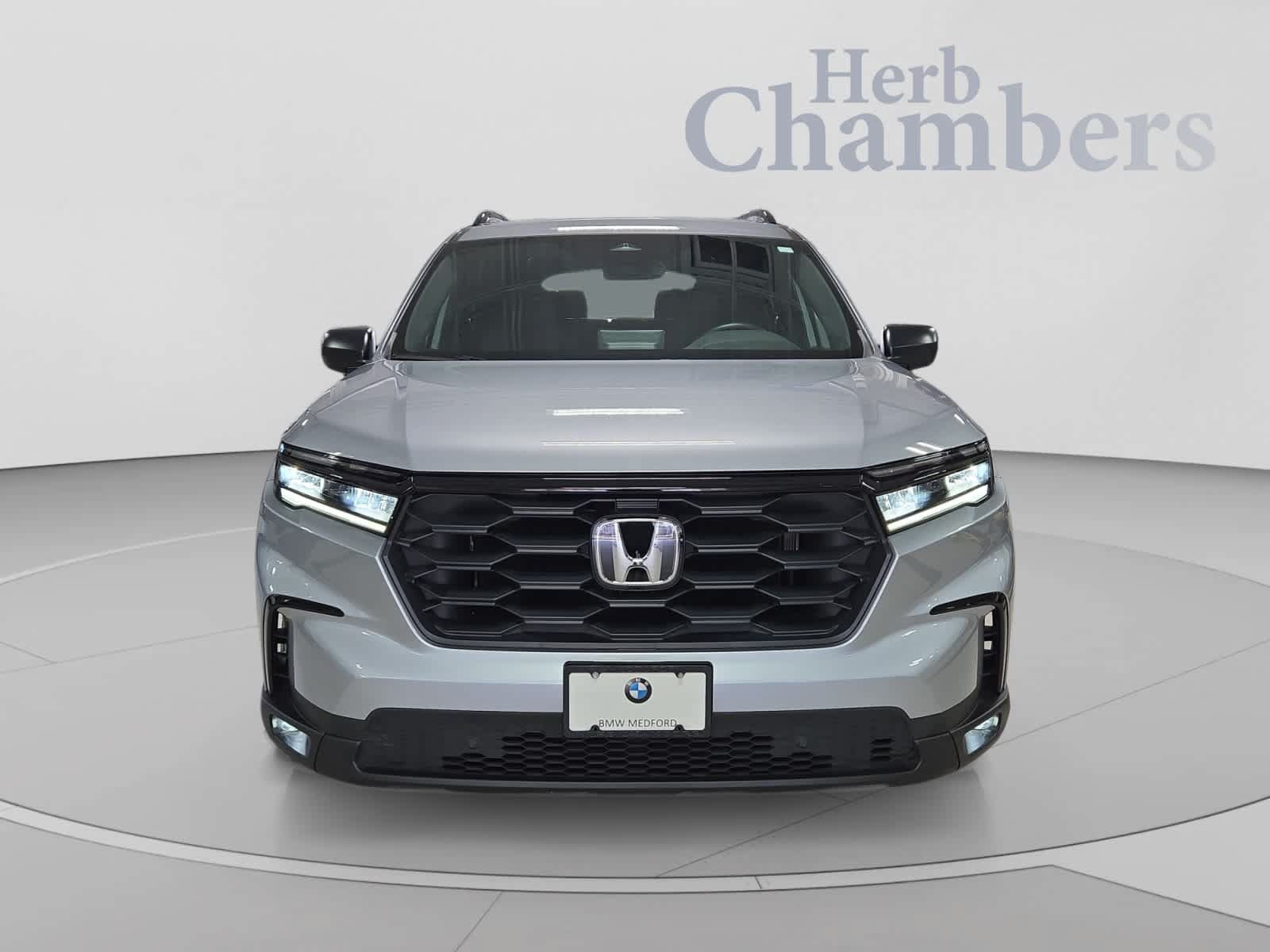 Used 2025 Honda Pilot Sport image 2