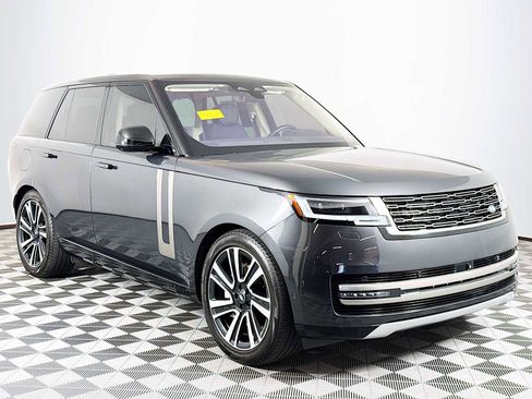 Used 2023 Land Rover Range Rover SE image 3