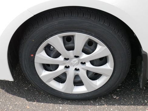 Certified 2025 Toyota Corolla LE FWD image 15