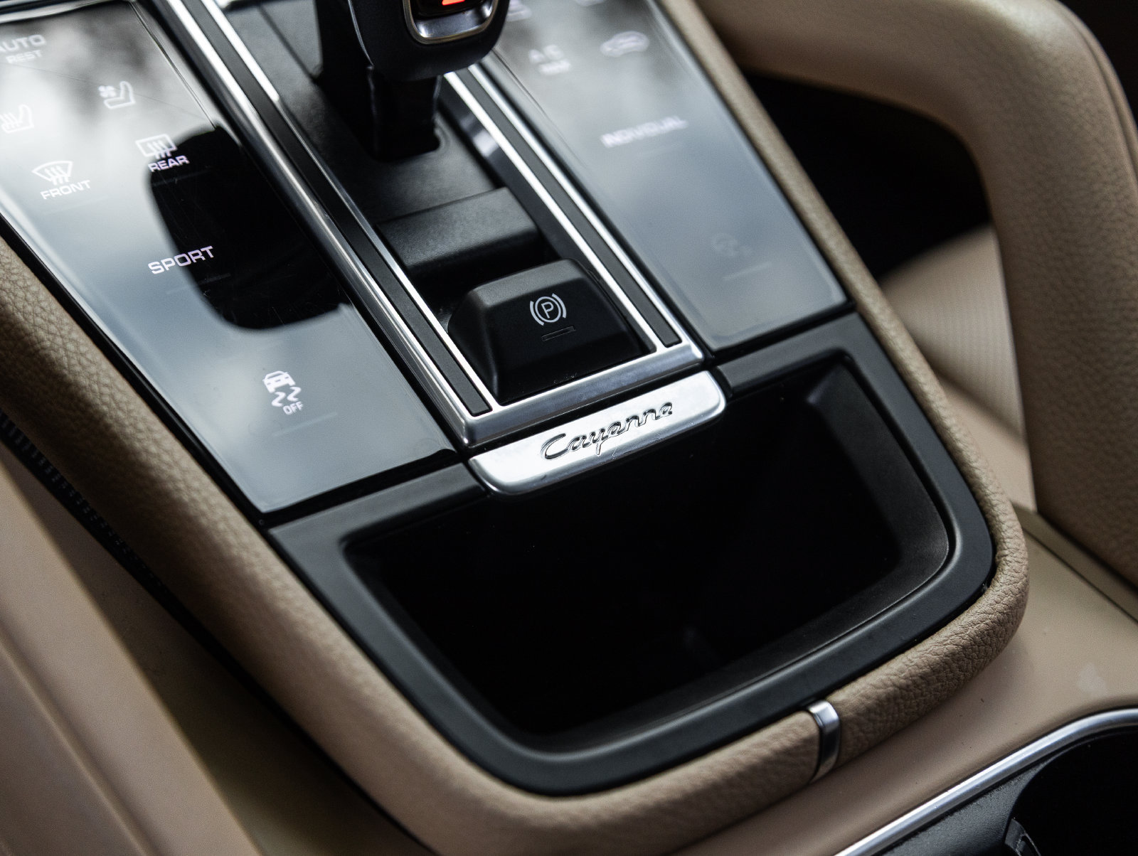 Certified 2023 Porsche Cayenne AWD/4WD image 27