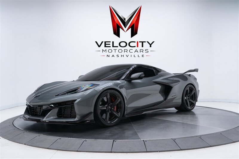 Used 2023 Chevrolet Corvette Z06 w/ Z07 Performance Package RWD image 2