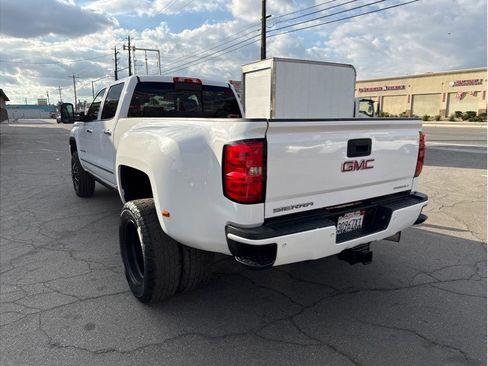 Used 2015 GMC Sierra 3500 Denali image 15