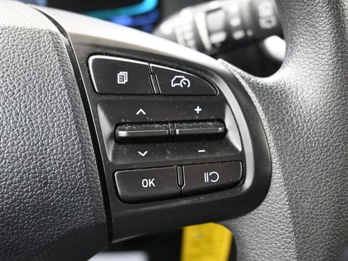 Certified 2023 Hyundai Venue SE image 26