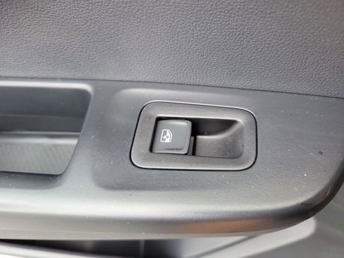 Used 2023 Volkswagen Taos S image 17