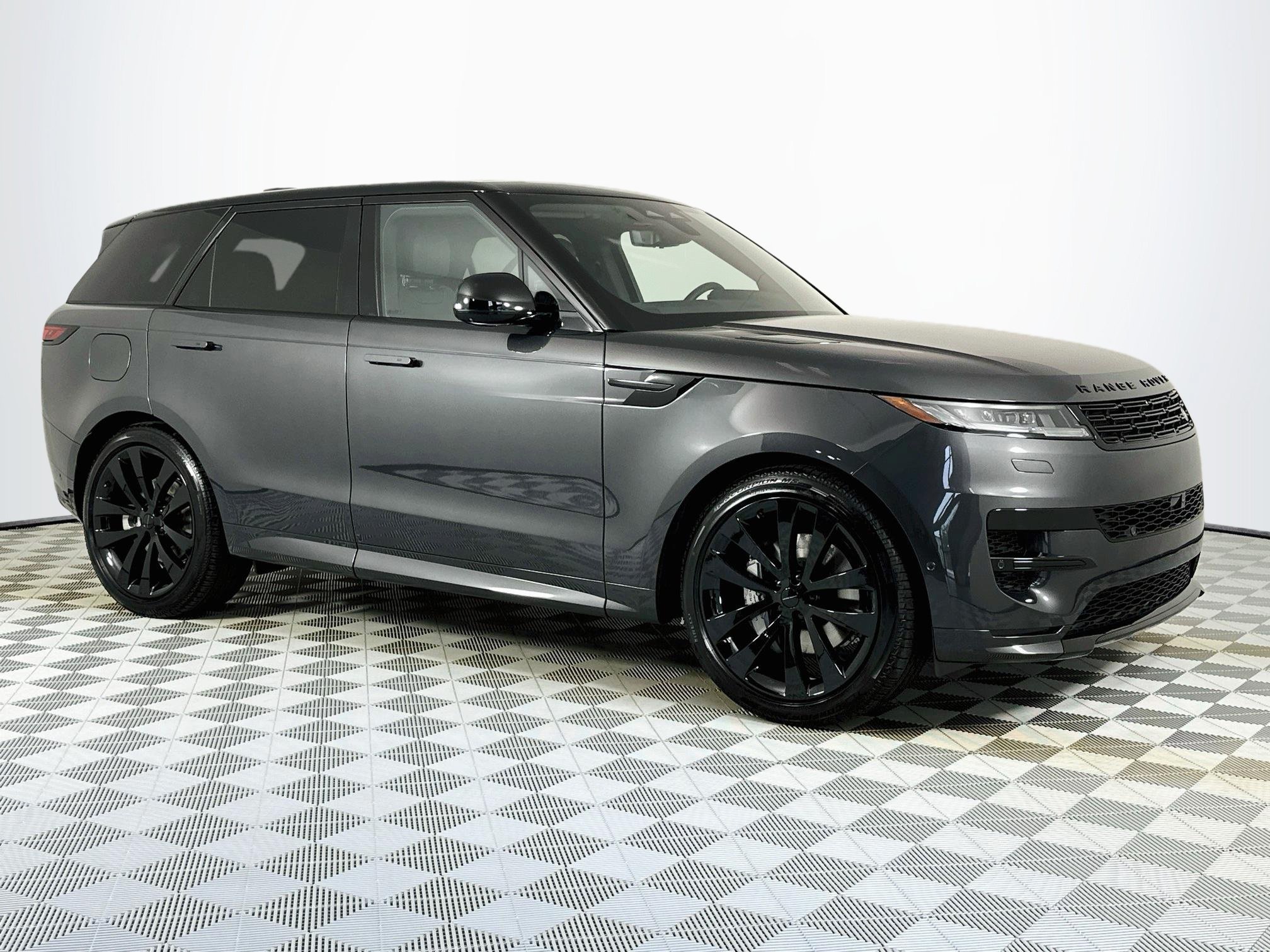 New 2027 Land Rover Range Rover Sport Dynamic SE AWD/4WD image 3