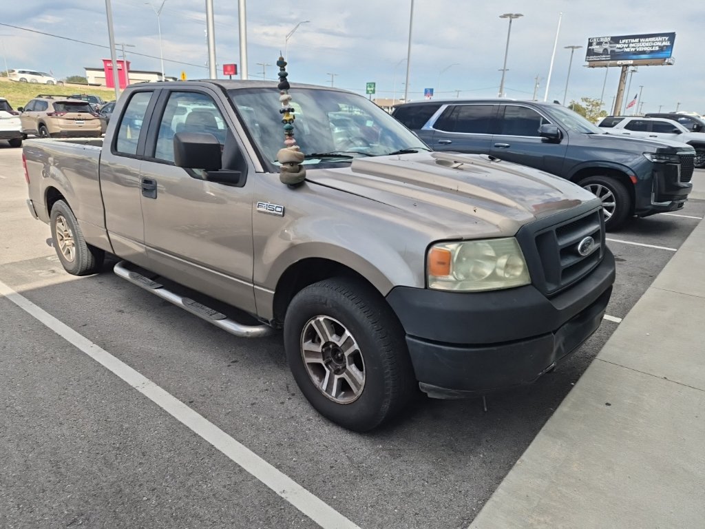Used 2005 Ford F150 STX RWD image 1