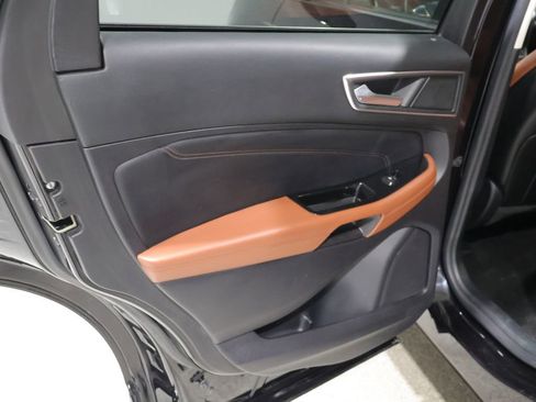 Used 2019 Ford Edge Titanium w/ Equipment Group 301A AWD/4WD image 20