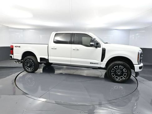 Used 2025 Ford F250 Platinum AWD/4WD image 4