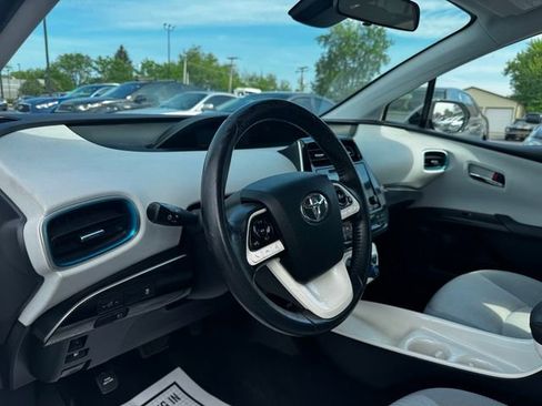 Used 2017 Toyota Prius Prime Plus FWD image 10