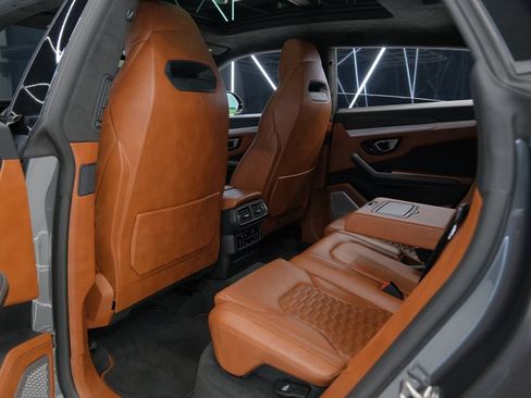 Used 2019 Lamborghini Urus AWD/4WD image 39