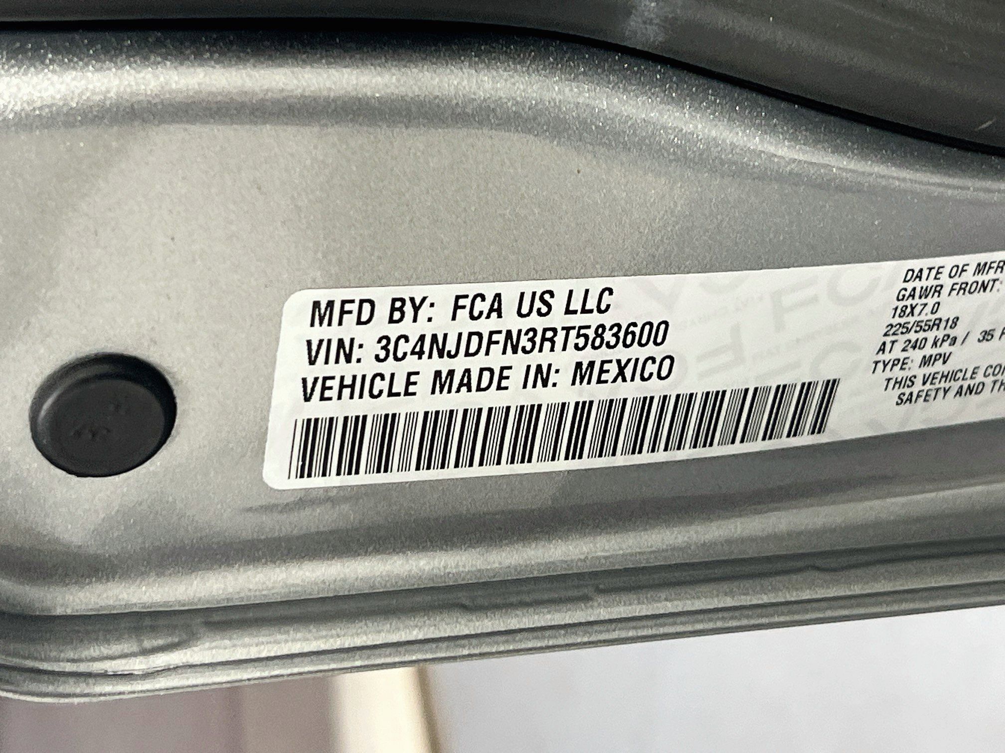 Used 2024 Jeep Compass Latitude w/ Sun and Sound Group AWD/4WD image 32