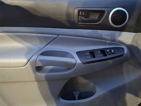 Used 2014 Toyota Tacoma 4x4 Double Cab image 19