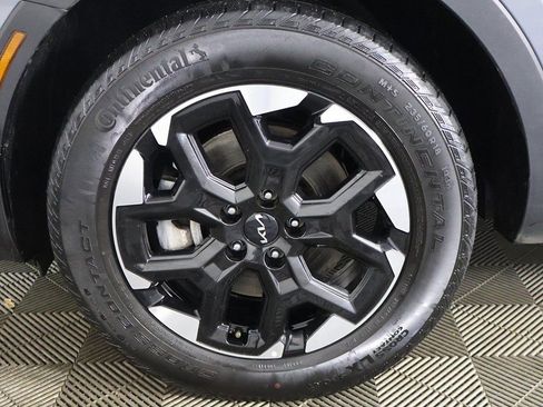 Used 2024 Kia Sorento S image 22