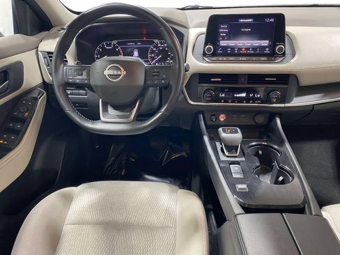 Used 2025 Nissan Rogue SV FWD image 12