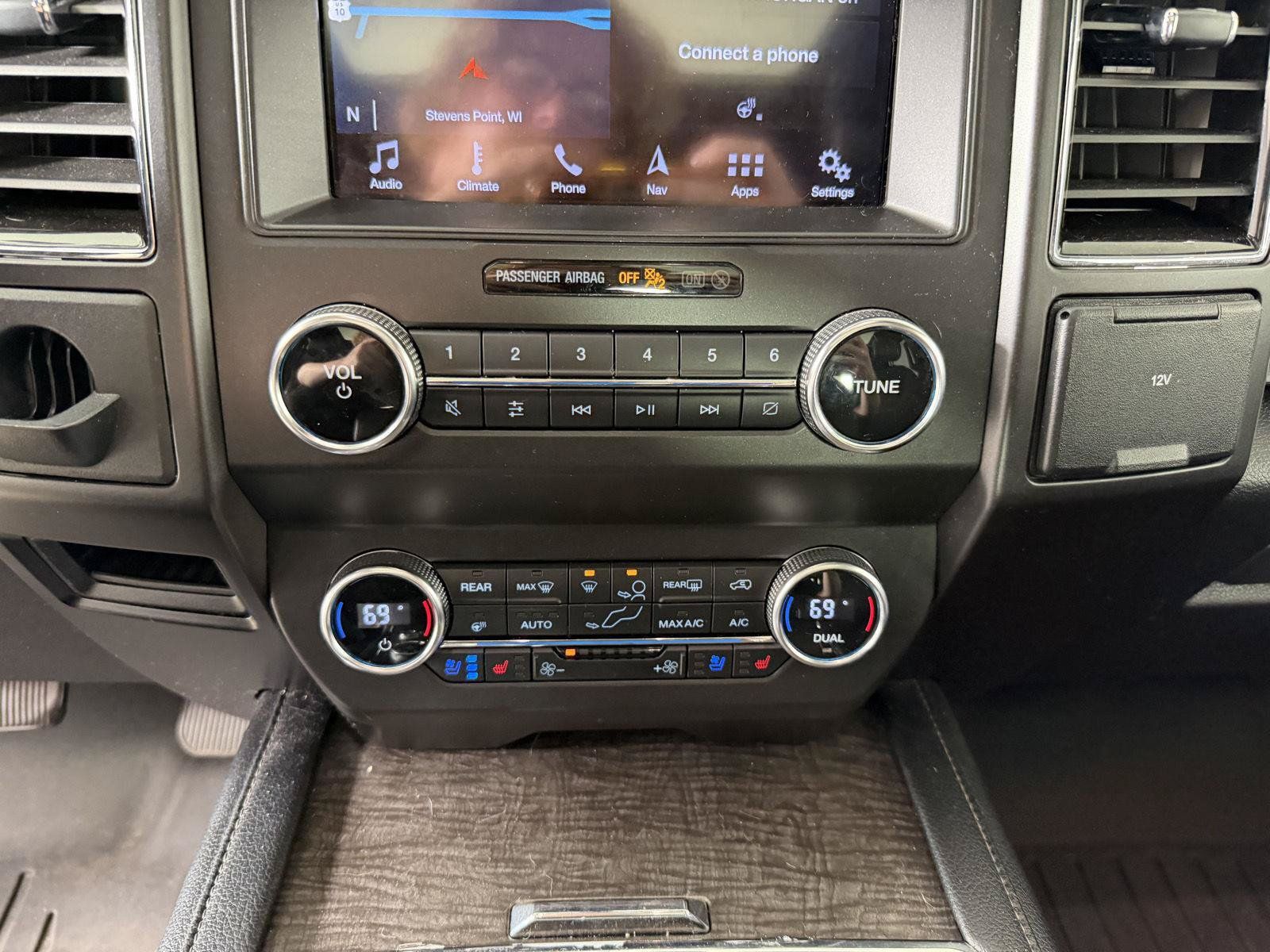 Used 2019 Ford Expedition Limited w/ Equipment Group 301A AWD/4WD image 22