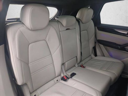 Used 2019 Porsche Cayenne S AWD/4WD image 23