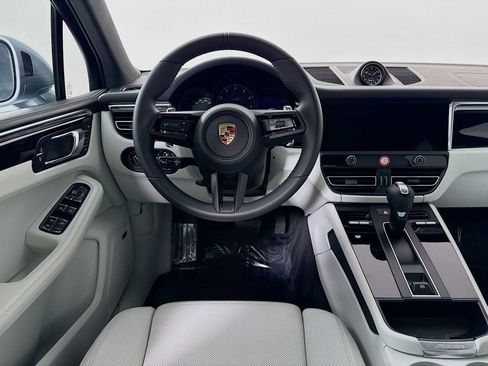 Certified 2026 Porsche Macan AWD/4WD image 24
