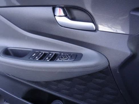 Used 2023 Hyundai Santa Fe SE image 10
