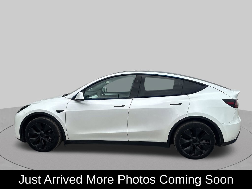 Used 2025 Tesla Model Y Long Range AWD/4WD image 2
