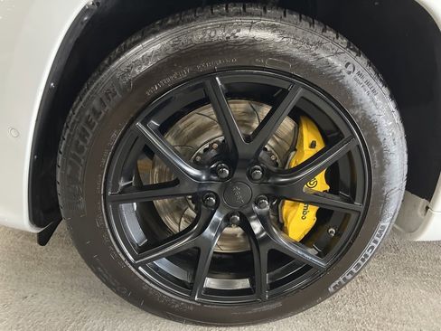 Used 2021 Jeep Grand Cherokee Trackhawk image 5