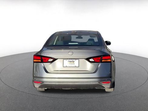 Used 2025 Nissan Altima 2.5 SV image 12