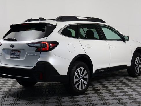 Used 2020 Subaru Outback 2.5i image 4