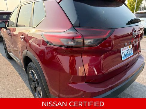 Certified 2025 Nissan Rogue SV AWD/4WD image 11